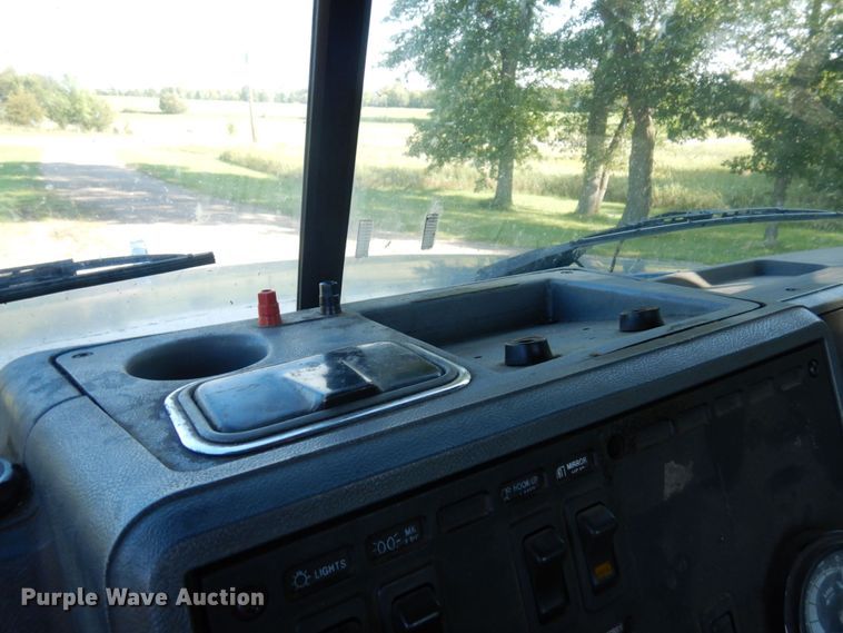 image for item MH9205 1994 Mack CH613  semi truck