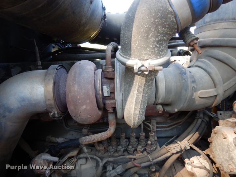 image for item MH9205 1994 Mack CH613  semi truck