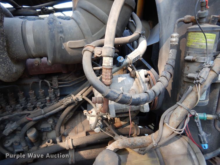 image for item MH9205 1994 Mack CH613  semi truck