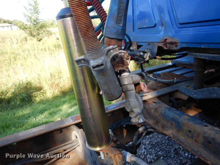 image for item MH9205 1994 Mack CH613  semi truck