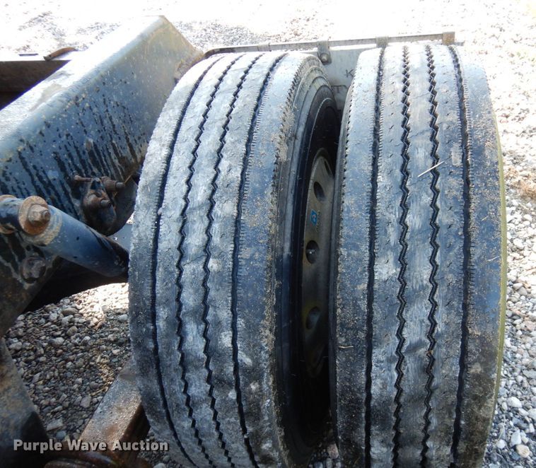 image for item MH9205 1994 Mack CH613  semi truck