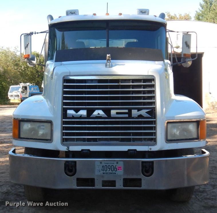 image for item MH9221 1999 Mack CH613  semi truck