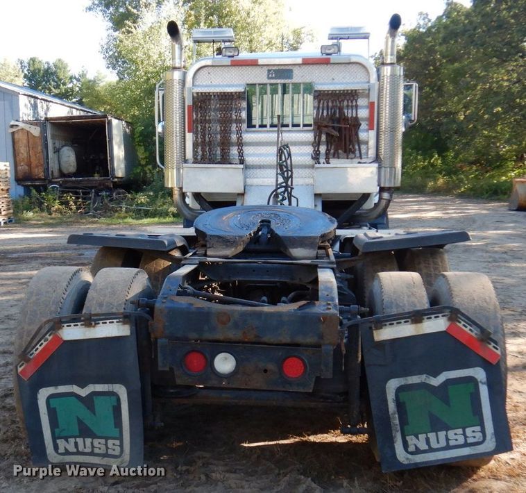 image for item MH9221 1999 Mack CH613  semi truck