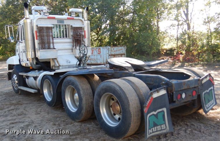 image for item MH9221 1999 Mack CH613  semi truck