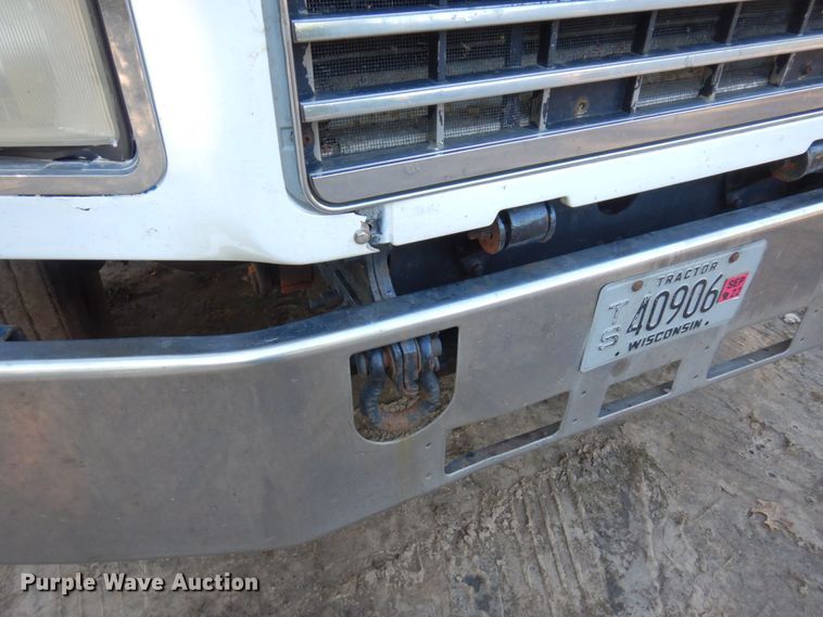 image for item MH9221 1999 Mack CH613  semi truck