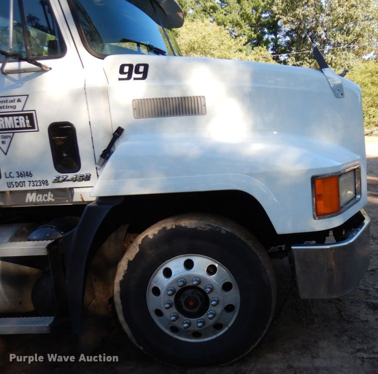 image for item MH9221 1999 Mack CH613  semi truck