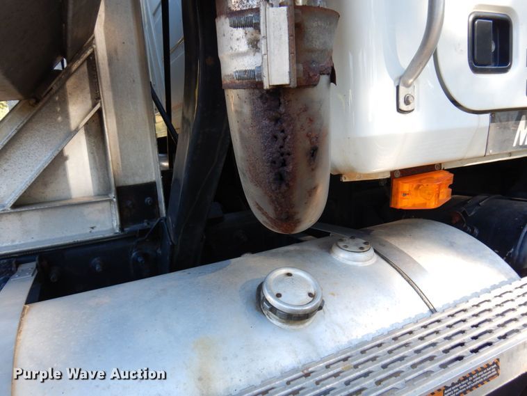 image for item MH9221 1999 Mack CH613  semi truck