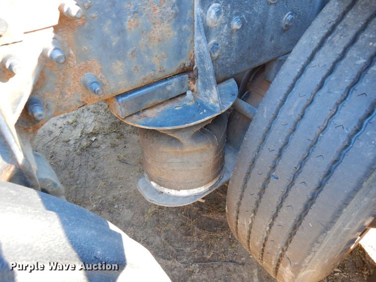 image for item MH9221 1999 Mack CH613  semi truck