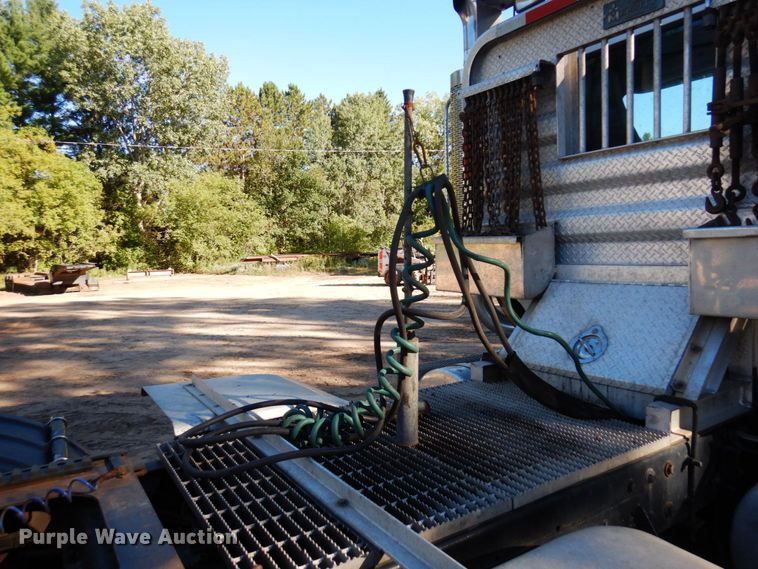 image for item MH9221 1999 Mack CH613  semi truck