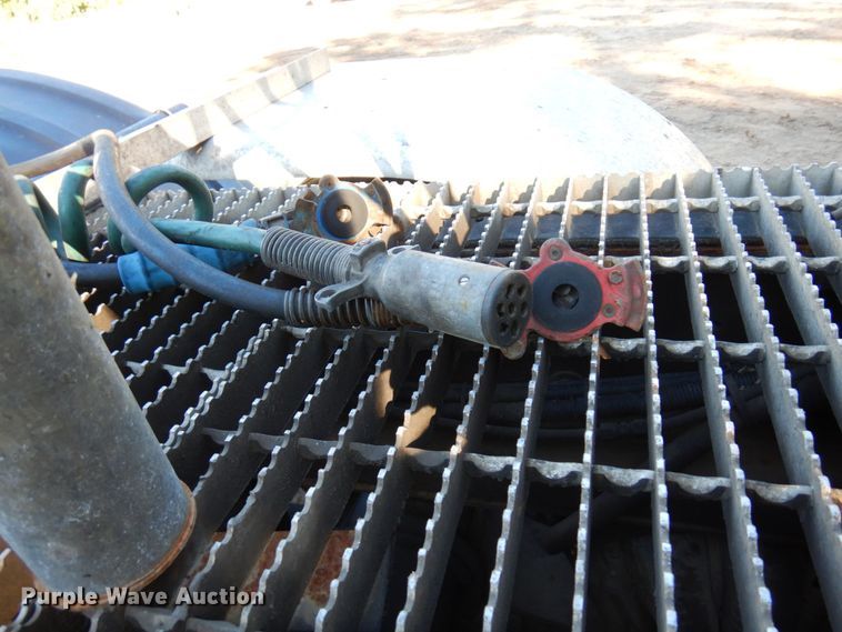 image for item MH9221 1999 Mack CH613  semi truck