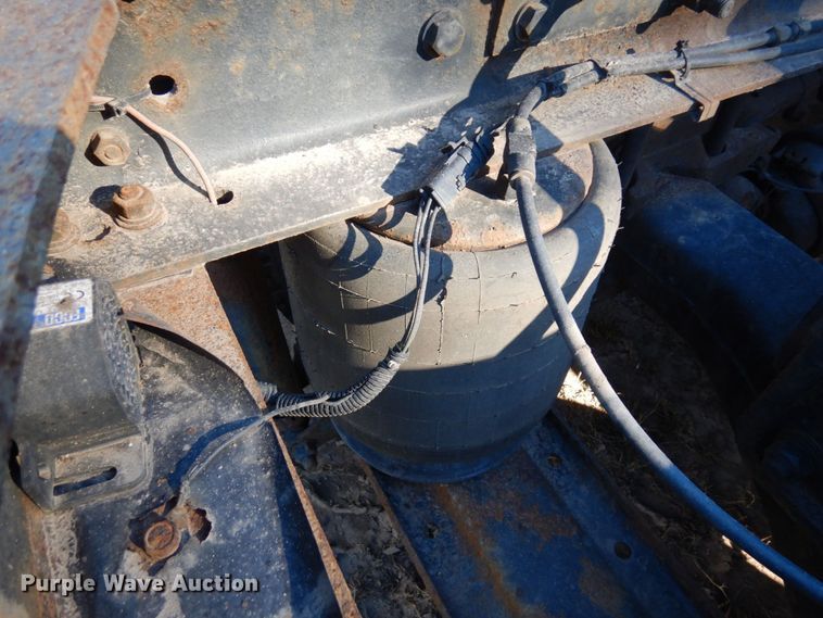 image for item MH9221 1999 Mack CH613  semi truck