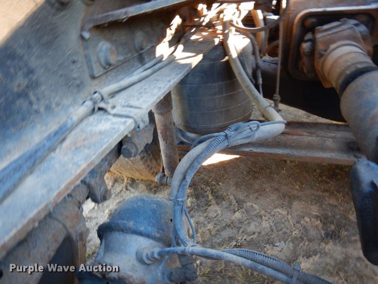 image for item MH9221 1999 Mack CH613  semi truck