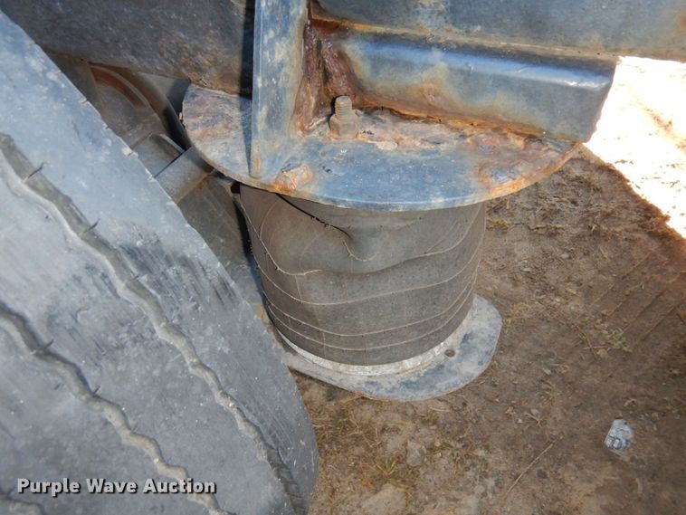 image for item MH9221 1999 Mack CH613  semi truck