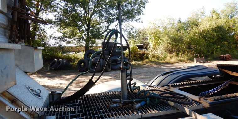 image for item MH9221 1999 Mack CH613  semi truck