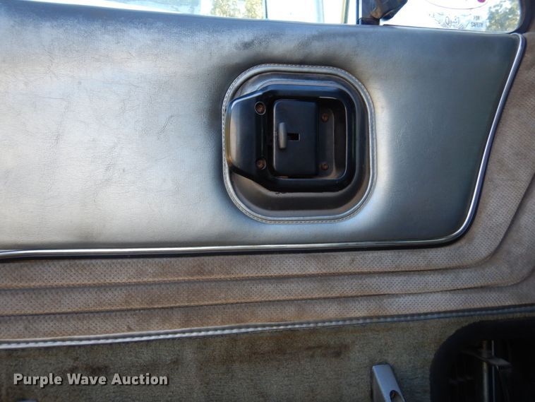 image for item MH9221 1999 Mack CH613  semi truck