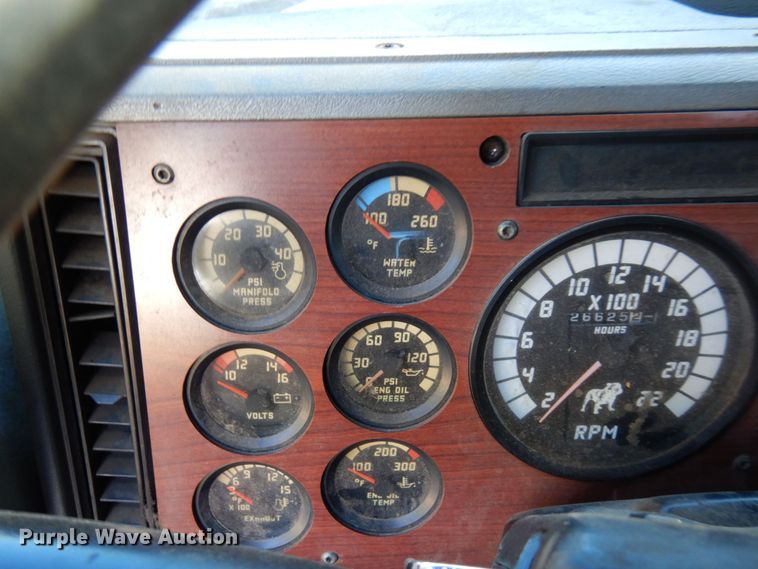 image for item MH9221 1999 Mack CH613  semi truck