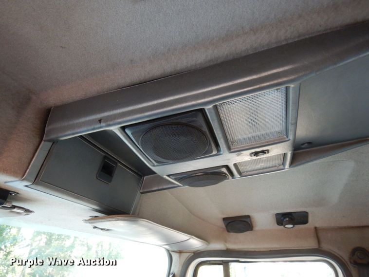 image for item MH9221 1999 Mack CH613  semi truck