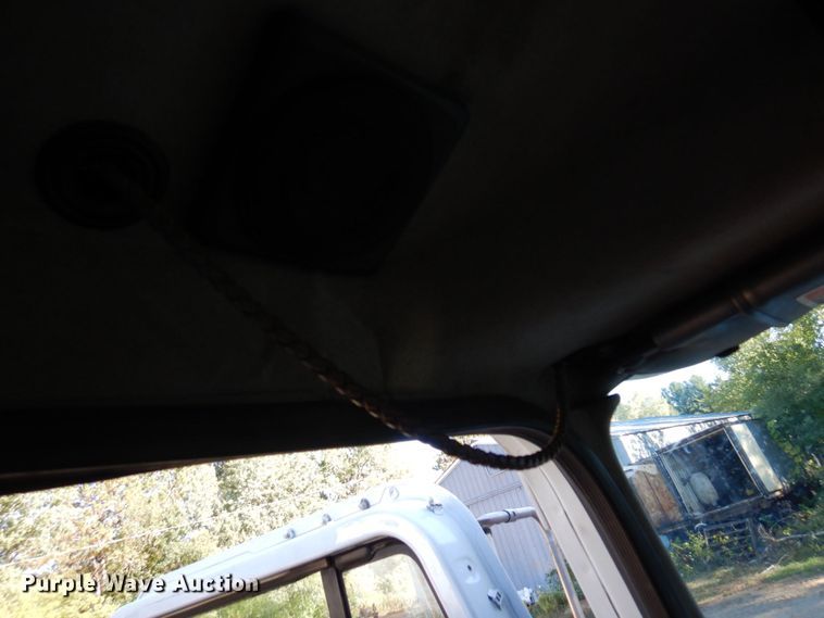 image for item MH9221 1999 Mack CH613  semi truck