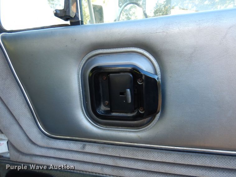 image for item MH9221 1999 Mack CH613  semi truck