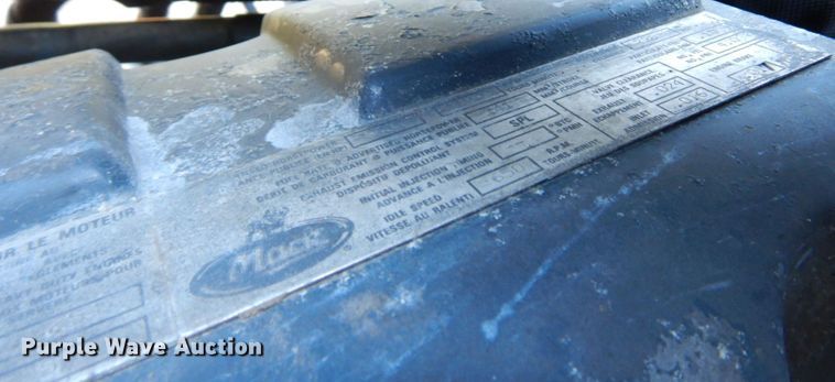 image for item MH9221 1999 Mack CH613  semi truck