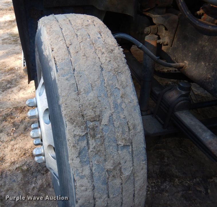 image for item MH9221 1999 Mack CH613  semi truck