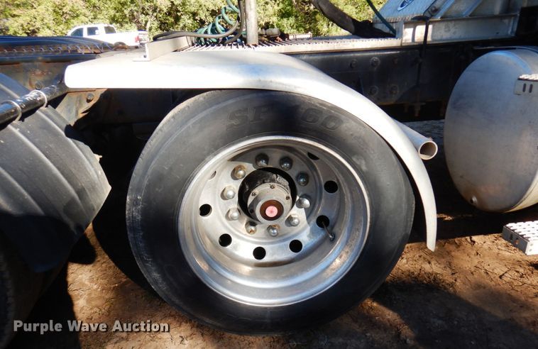 image for item MH9221 1999 Mack CH613  semi truck