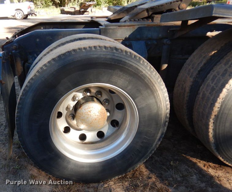 image for item MH9221 1999 Mack CH613  semi truck