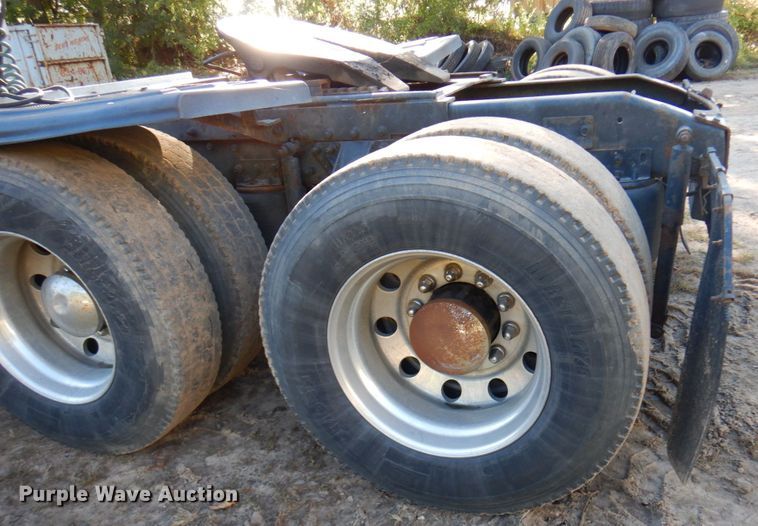 image for item MH9221 1999 Mack CH613  semi truck