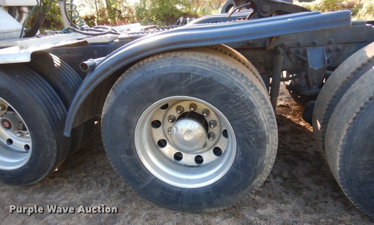 image for item MH9221 1999 Mack CH613  semi truck