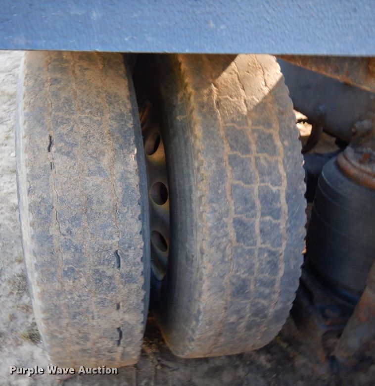 image for item MH9221 1999 Mack CH613  semi truck