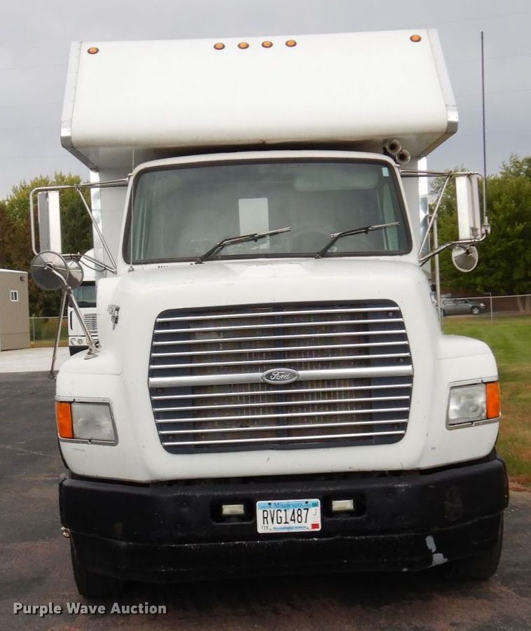 image for item MH9232 1996 Ford Aeromax L9000  truck with 1994 Wsch trailer