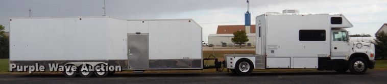 image for item MH9232 1996 Ford Aeromax L9000  truck with 1994 Wsch trailer