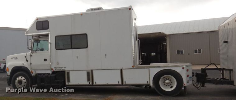 image for item MH9232 1996 Ford Aeromax L9000  truck with 1994 Wsch trailer