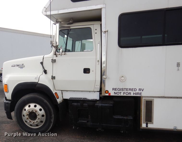 image for item MH9232 1996 Ford Aeromax L9000  truck with 1994 Wsch trailer