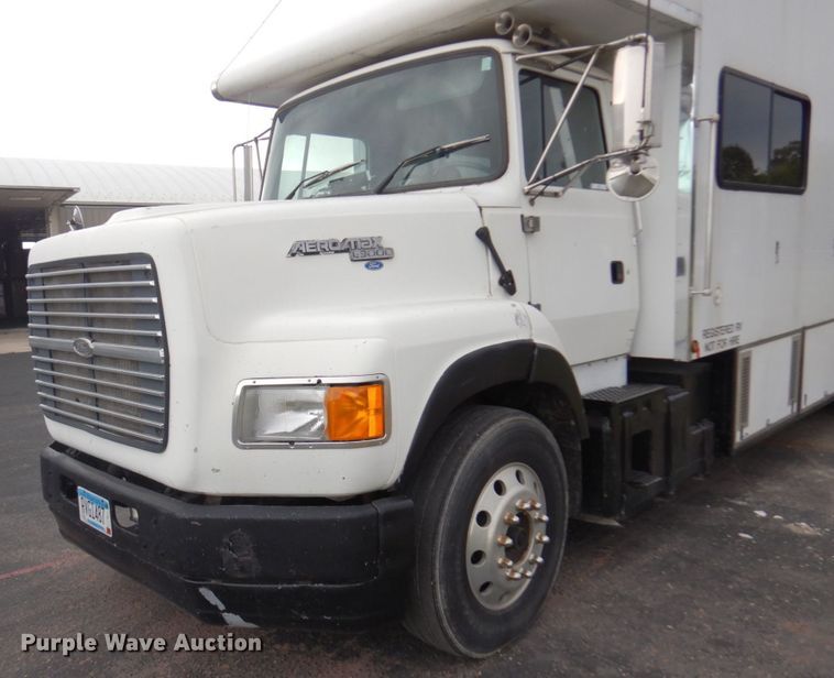 image for item MH9232 1996 Ford Aeromax L9000  truck with 1994 Wsch trailer