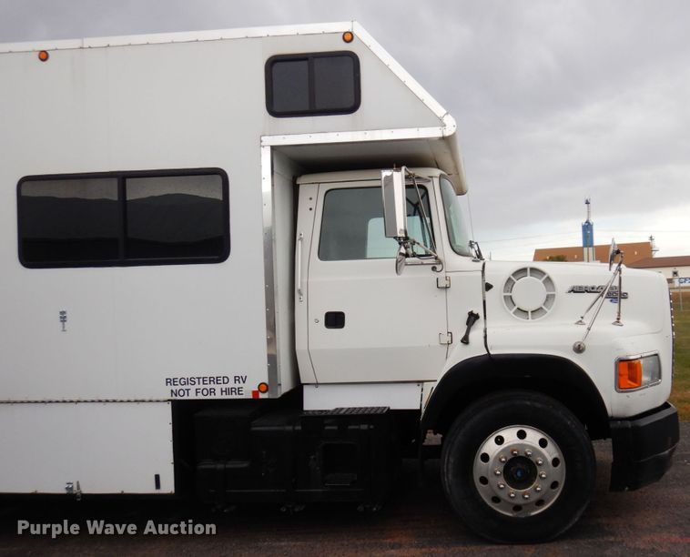 image for item MH9232 1996 Ford Aeromax L9000  truck with 1994 Wsch trailer