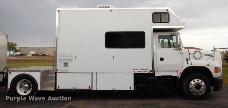 image for item MH9232 1996 Ford Aeromax L9000  truck with 1994 Wsch trailer