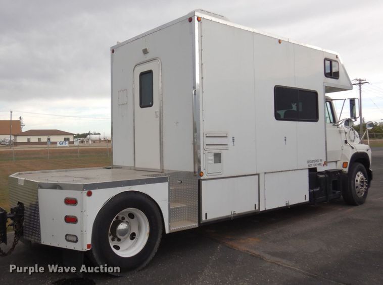 image for item MH9232 1996 Ford Aeromax L9000  truck with 1994 Wsch trailer