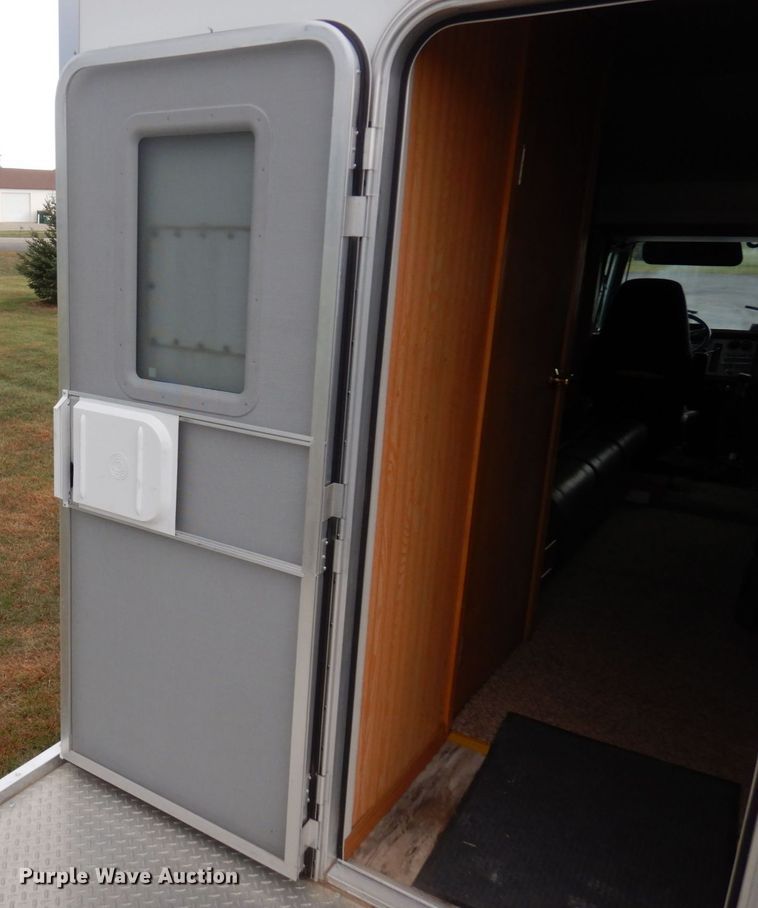 image for item MH9232 1996 Ford Aeromax L9000  truck with 1994 Wsch trailer