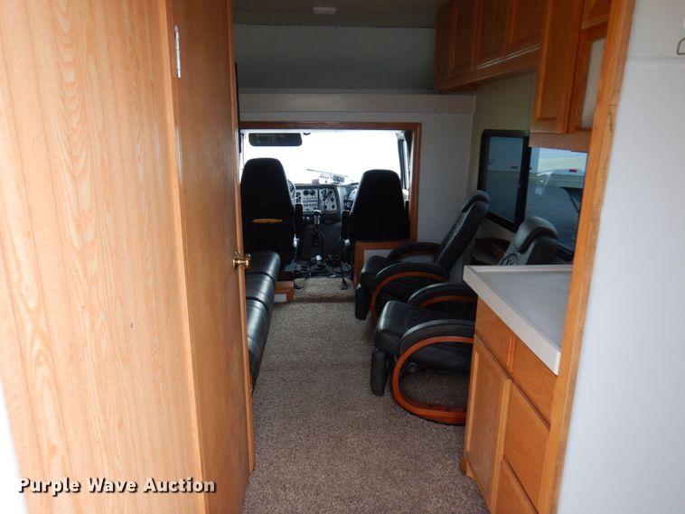 image for item MH9232 1996 Ford Aeromax L9000  truck with 1994 Wsch trailer