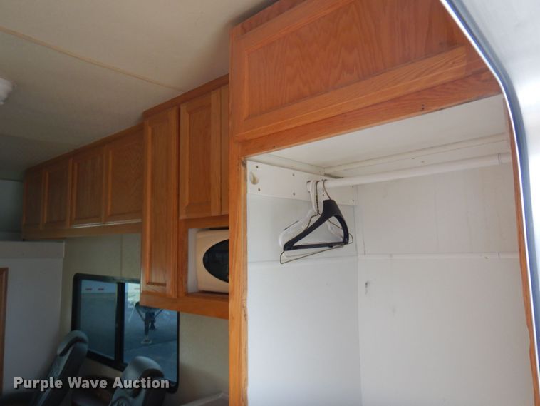 image for item MH9232 1996 Ford Aeromax L9000  truck with 1994 Wsch trailer