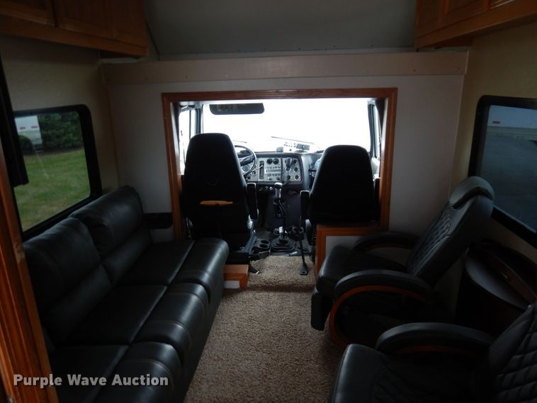 image for item MH9232 1996 Ford Aeromax L9000  truck with 1994 Wsch trailer