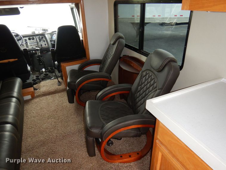 image for item MH9232 1996 Ford Aeromax L9000  truck with 1994 Wsch trailer