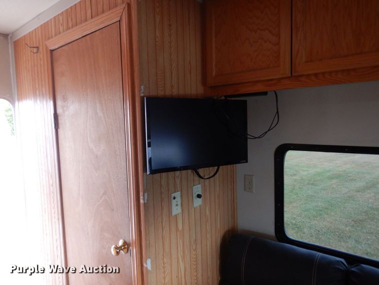 image for item MH9232 1996 Ford Aeromax L9000  truck with 1994 Wsch trailer