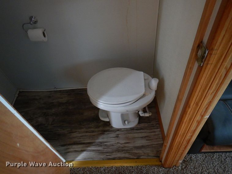 image for item MH9232 1996 Ford Aeromax L9000  truck with 1994 Wsch trailer