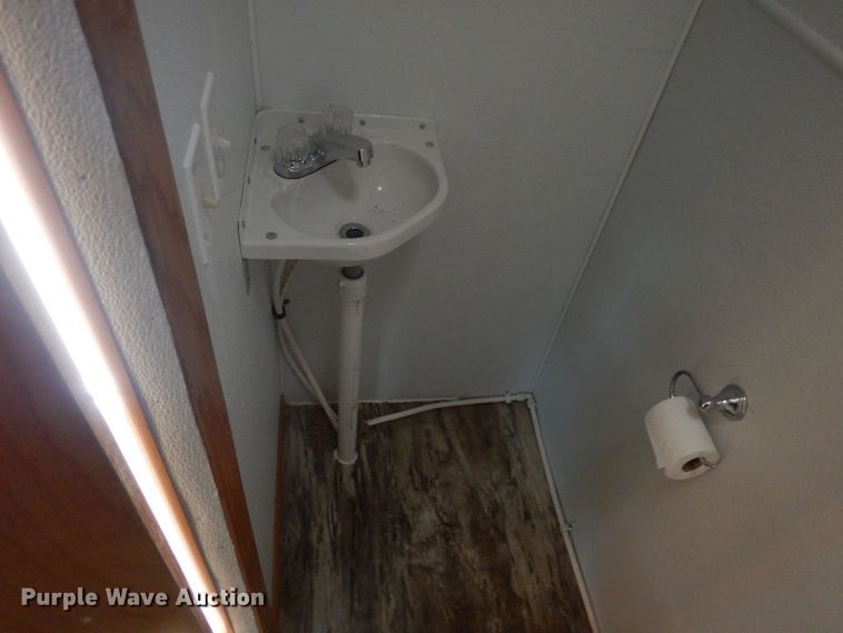 image for item MH9232 1996 Ford Aeromax L9000  truck with 1994 Wsch trailer