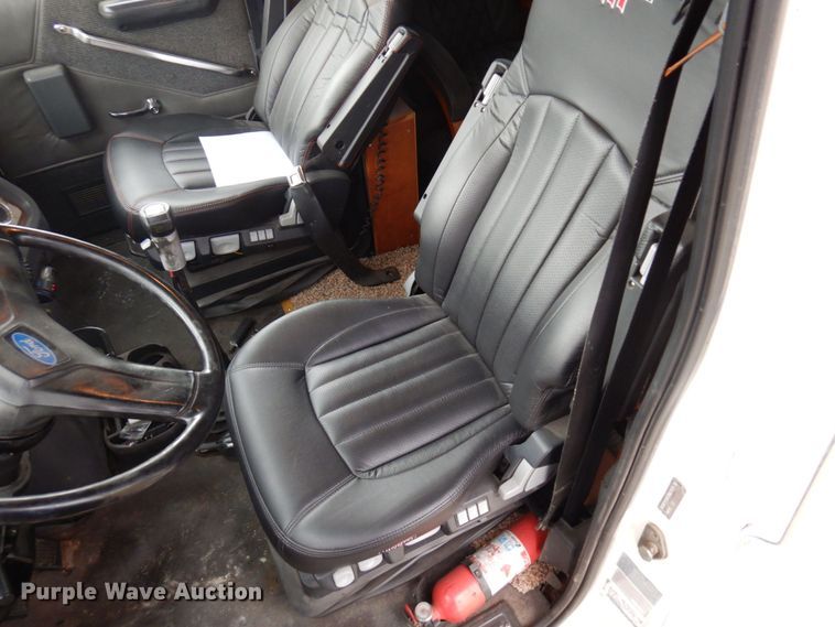 image for item MH9232 1996 Ford Aeromax L9000  truck with 1994 Wsch trailer