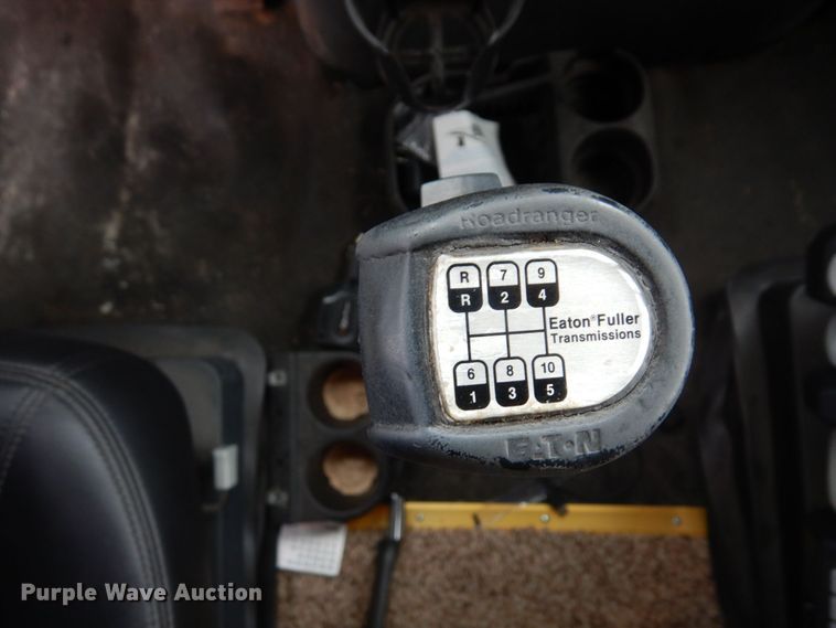 image for item MH9232 1996 Ford Aeromax L9000  truck with 1994 Wsch trailer