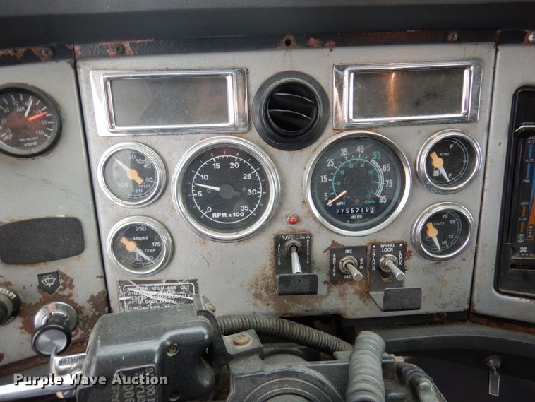 image for item MH9232 1996 Ford Aeromax L9000  truck with 1994 Wsch trailer