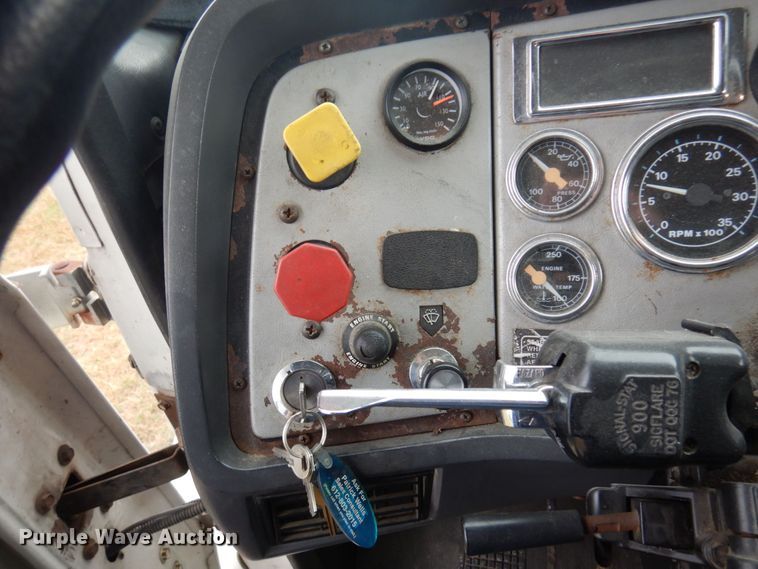 image for item MH9232 1996 Ford Aeromax L9000  truck with 1994 Wsch trailer